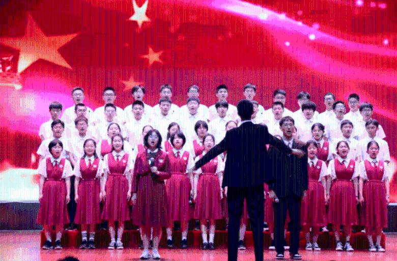天气零下30多度，聪明流浪猫到消防局敲门求收留，顺利度过寒冬